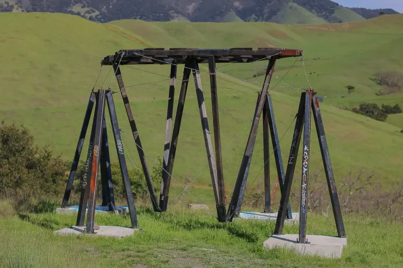 Main image of the Tensegrity.