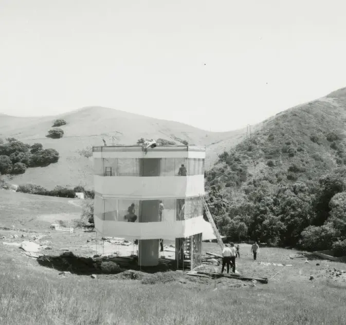 Main image of the Hydraulic House.