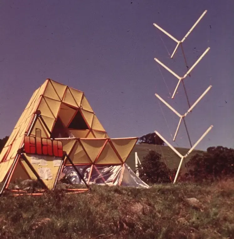 Main image of the Tensegrity Mast.