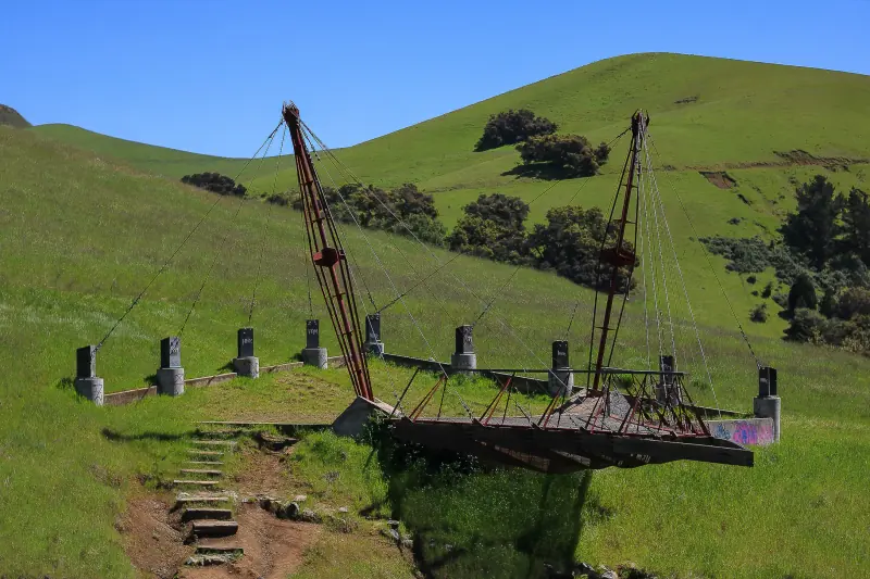 Main image of the Cantilever Deck.