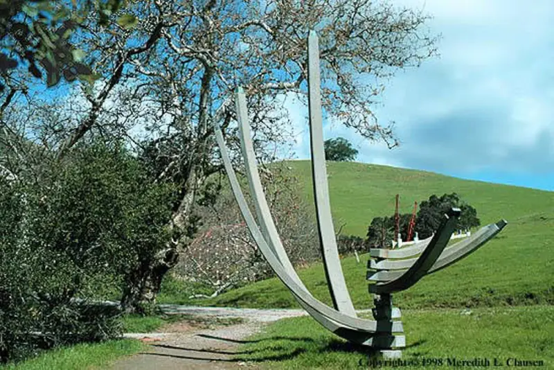 A 1998 photo of the blade structure before its rebuild, at a different location.