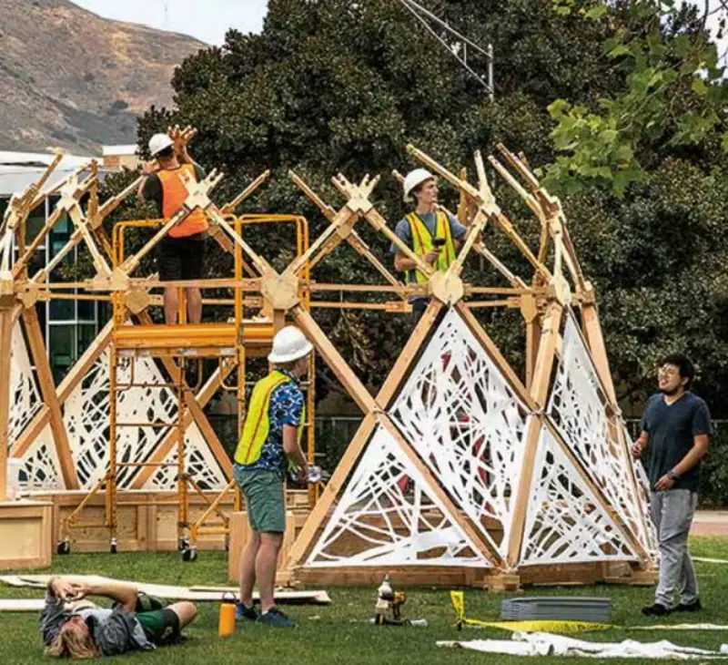 Students setting up the installation in Descanso Gardens, Pasadena.