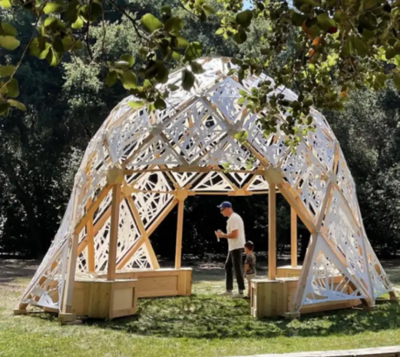 The fully assembled project on display at Descanso Gardens.